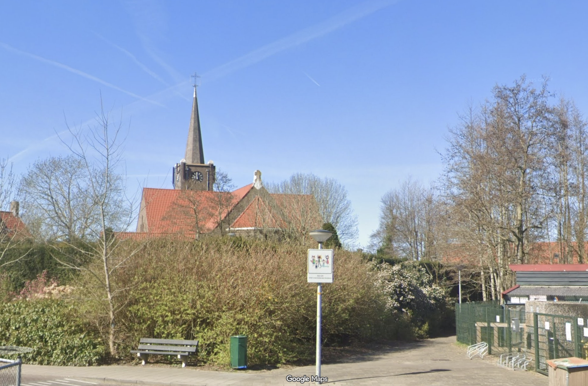 Dezelfde kerk in Breezand vandaag.